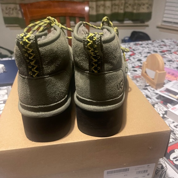 Ugg platforms, shoes - Picture 4 of 4